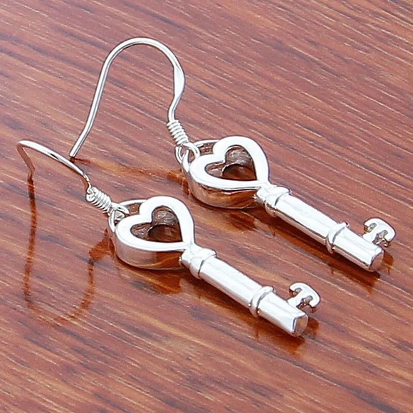 New Sterling Silver 925 Heart Key Earrings set - Picture 3 of 5